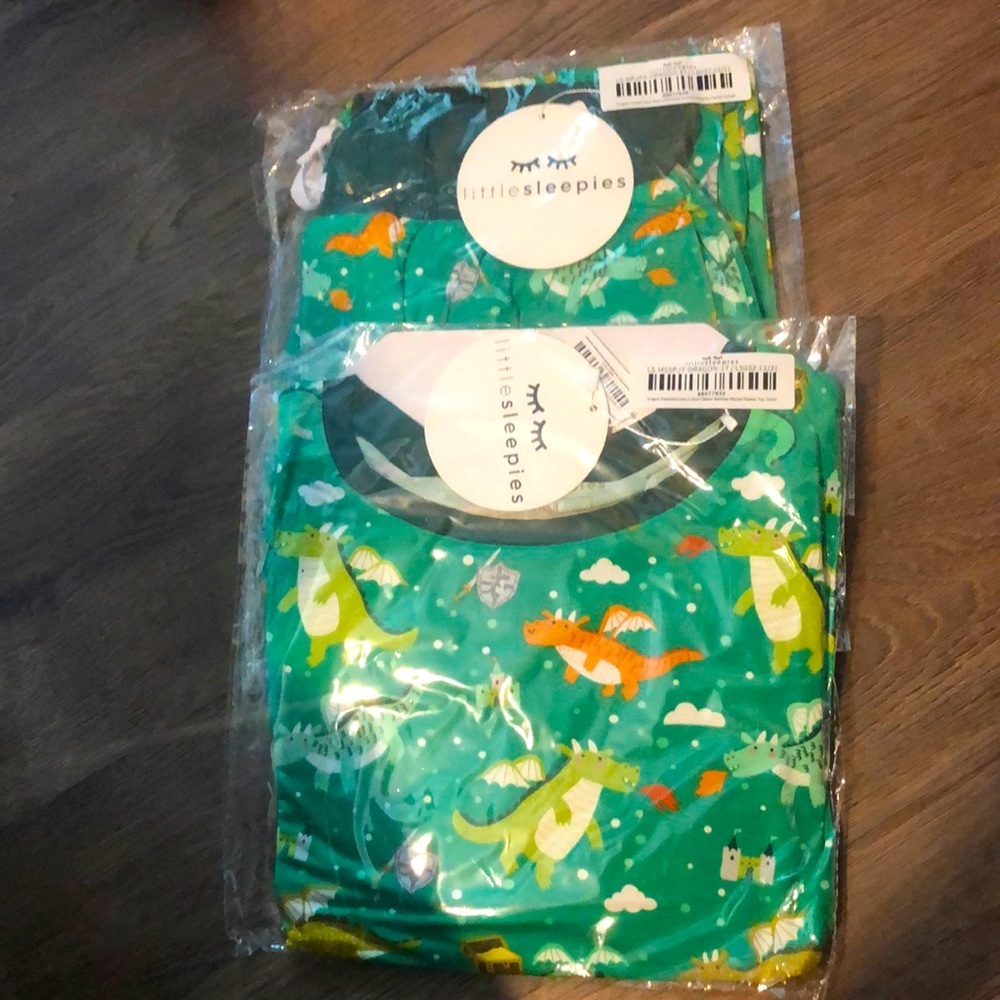 NWT Little Sleepies Men’s Dragon Pajama Set Top & Bottoms